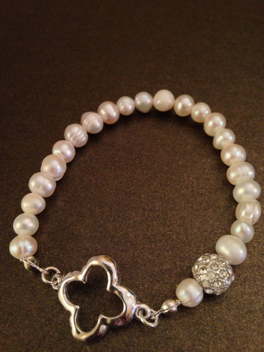 Fresh Water Pearl and Clover Stretch Bracelet