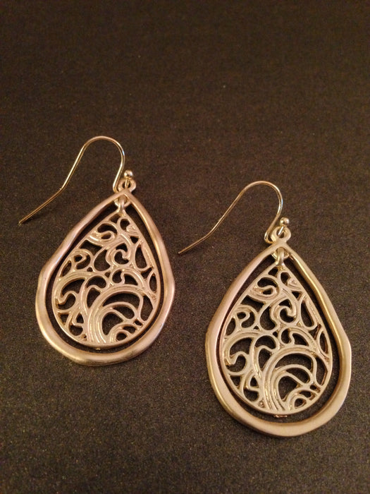 Teardrop Cutout Filigree Dangle Earring