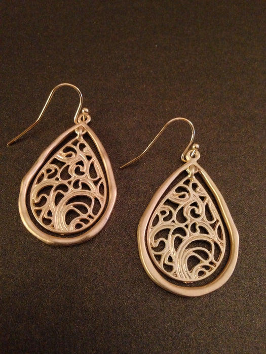 Teardrop Cutout Filigree Dangle Earring