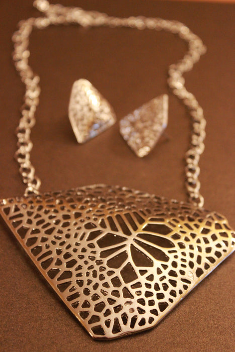 Abstract Filigree Pendant Necklace Set