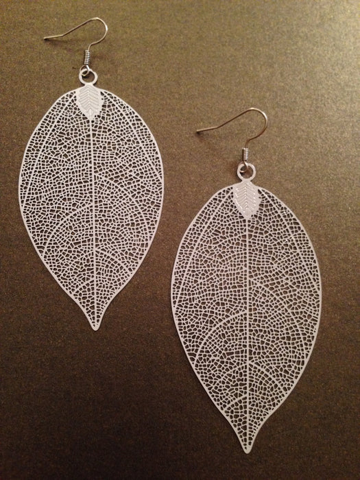 Metal Filigree Leaf Earring