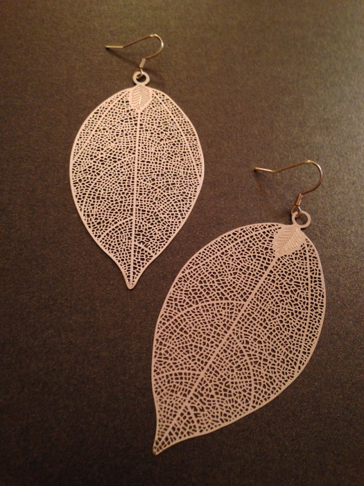 Metal Filigree Leaf Earring