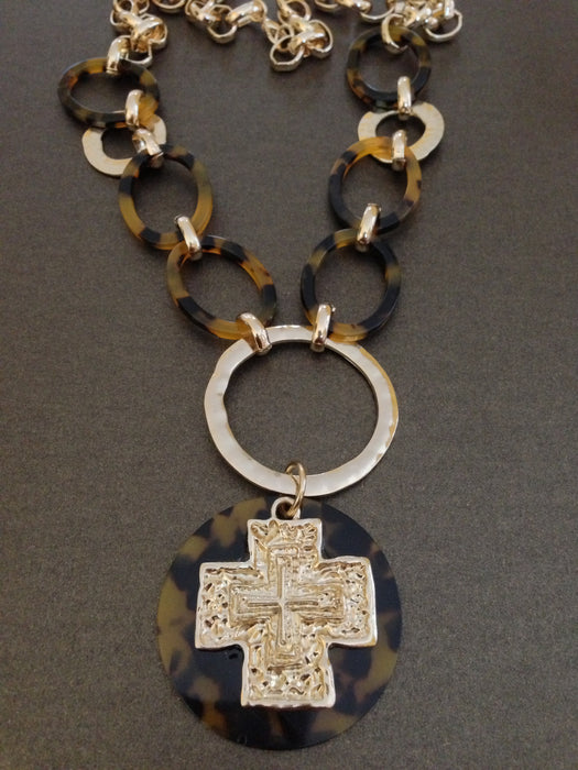 Cross Pendant Hammered Links Necklace