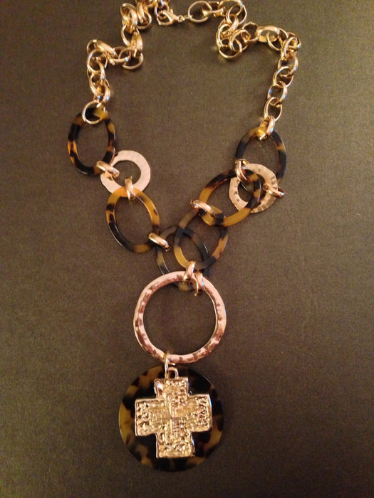 Cross Pendant Hammered Links Necklace