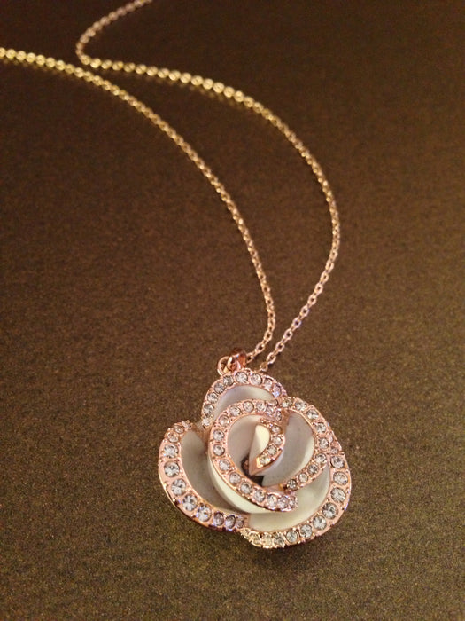 Crystal Lined Rose Necklace (White)