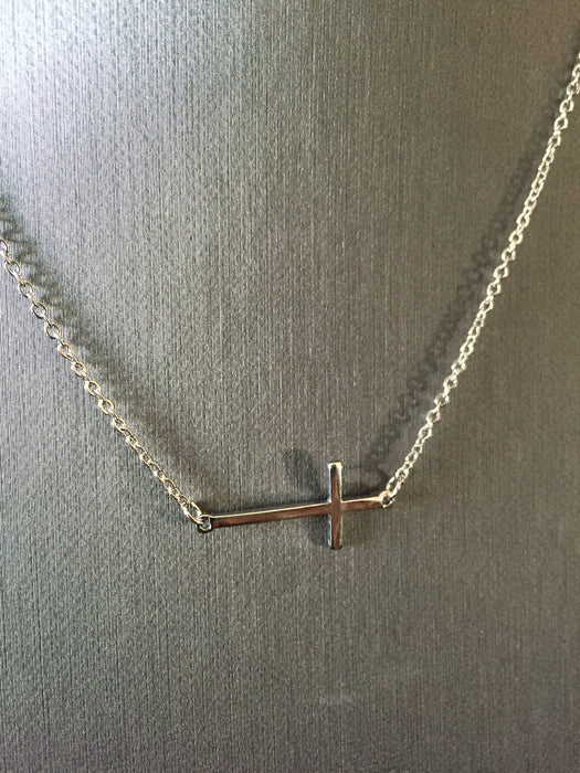 Side Cross Necklace (Silver)